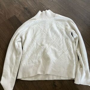 White banana republic turtle neck